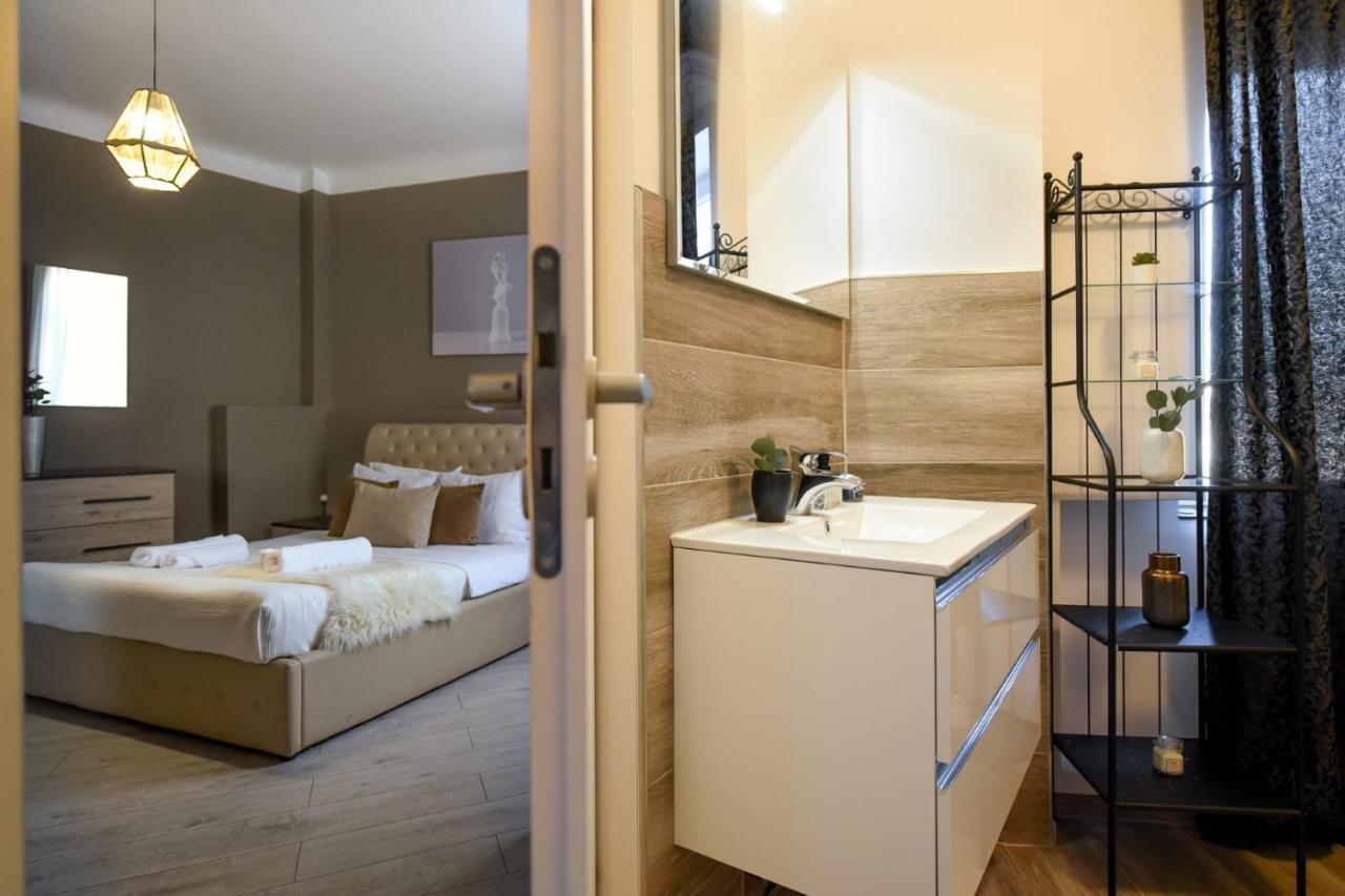 Amazing Location & Elegant Apt - Old Town Apartment Bucharest Exterior photo
