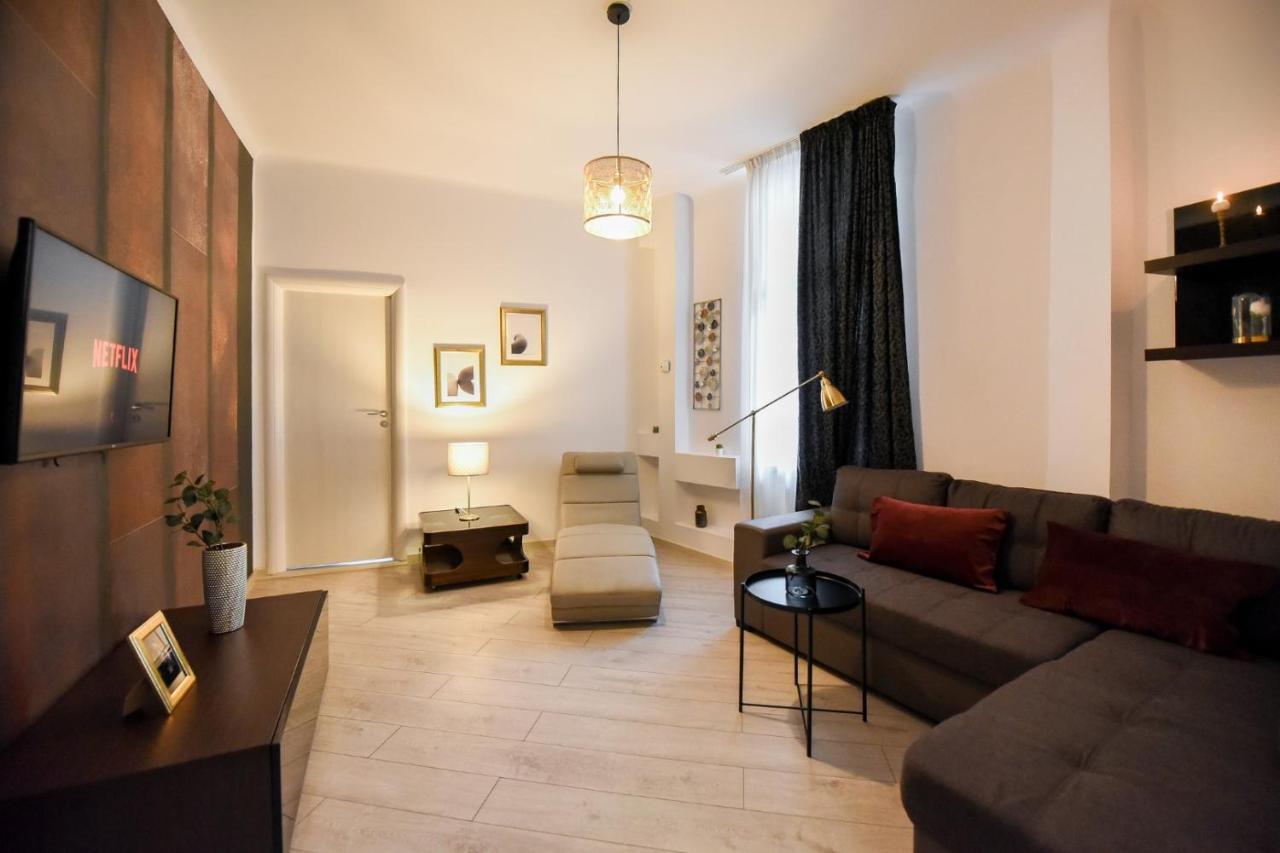 Amazing Location & Elegant Apt - Old Town Apartment Bucharest Exterior photo