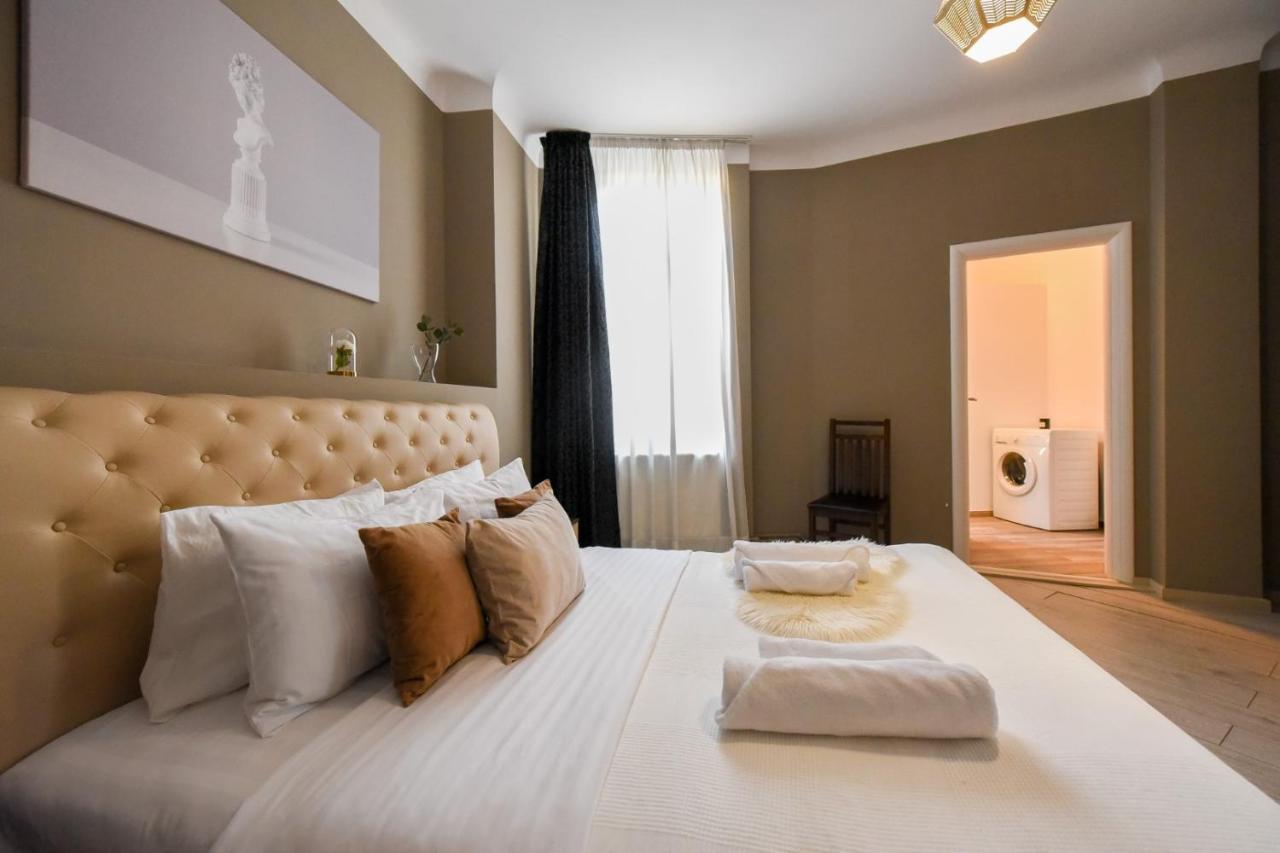 Amazing Location & Elegant Apt - Old Town Apartment Bucharest Exterior photo