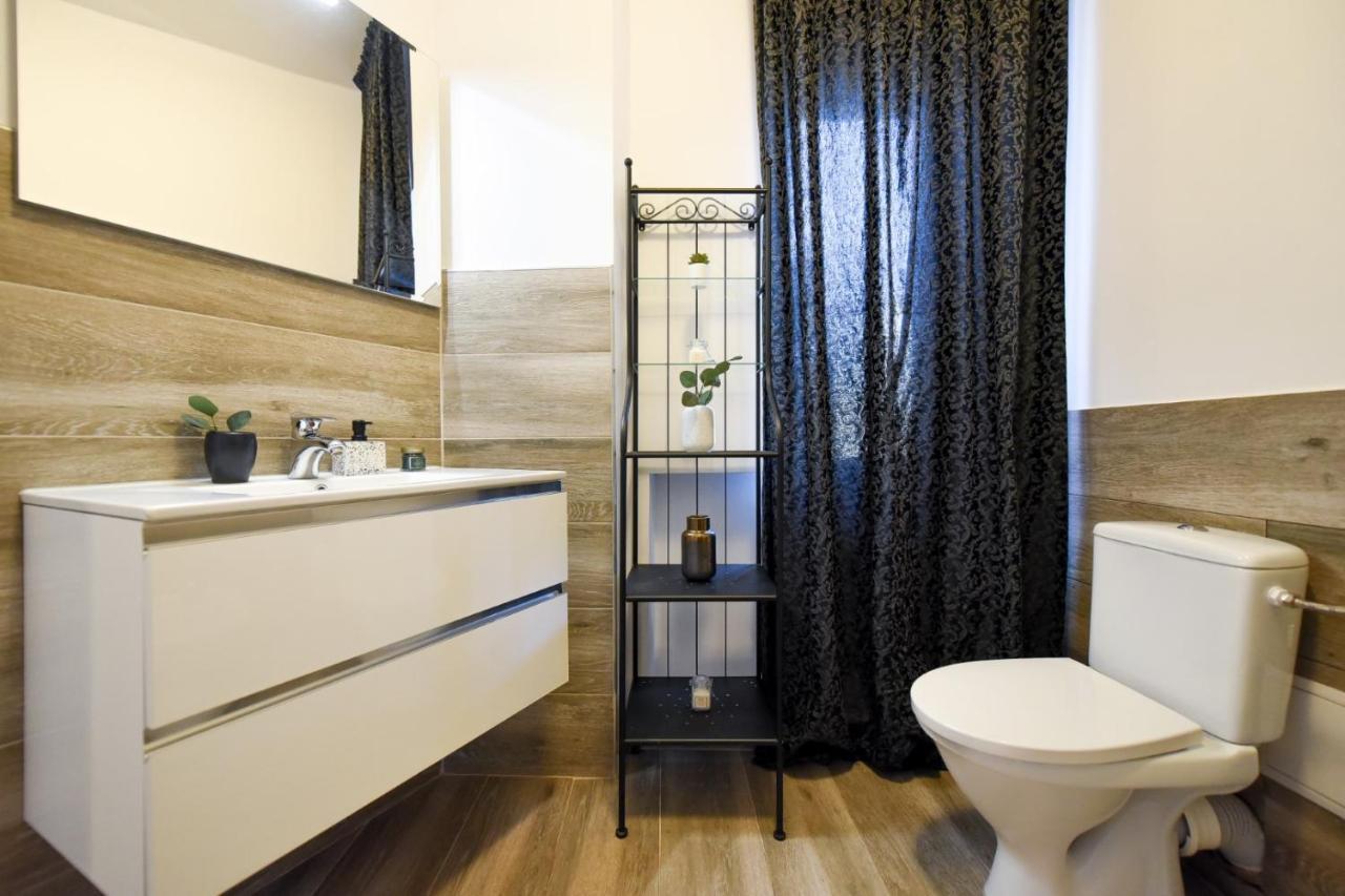 Amazing Location & Elegant Apt - Old Town Apartment Bucharest Exterior photo