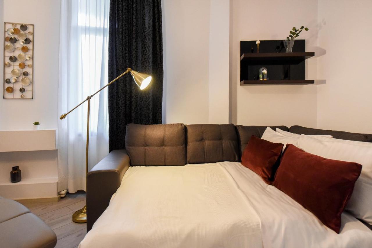 Amazing Location & Elegant Apt - Old Town Apartment Bucharest Exterior photo