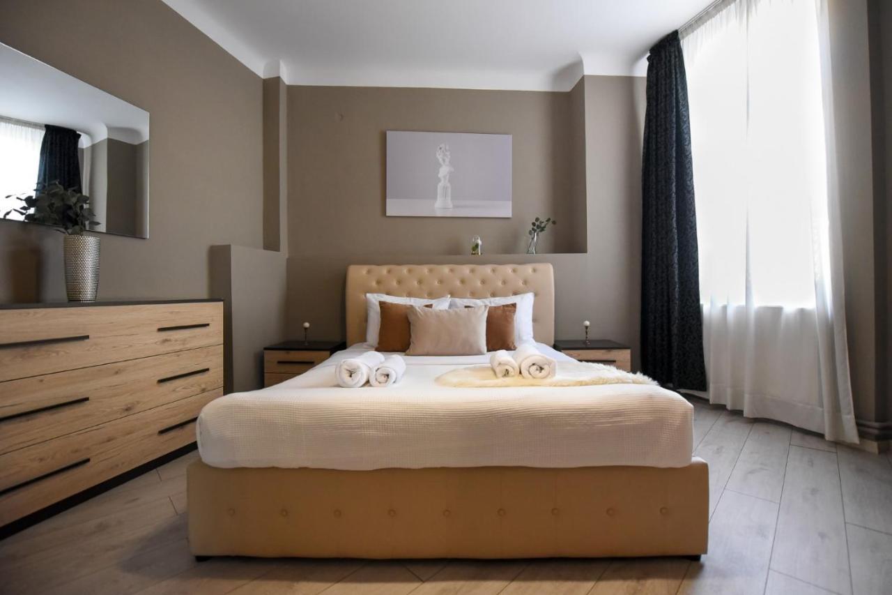Amazing Location & Elegant Apt - Old Town Apartment Bucharest Exterior photo